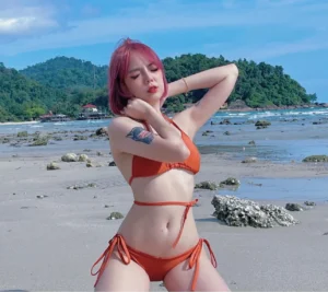 พลอย เกว